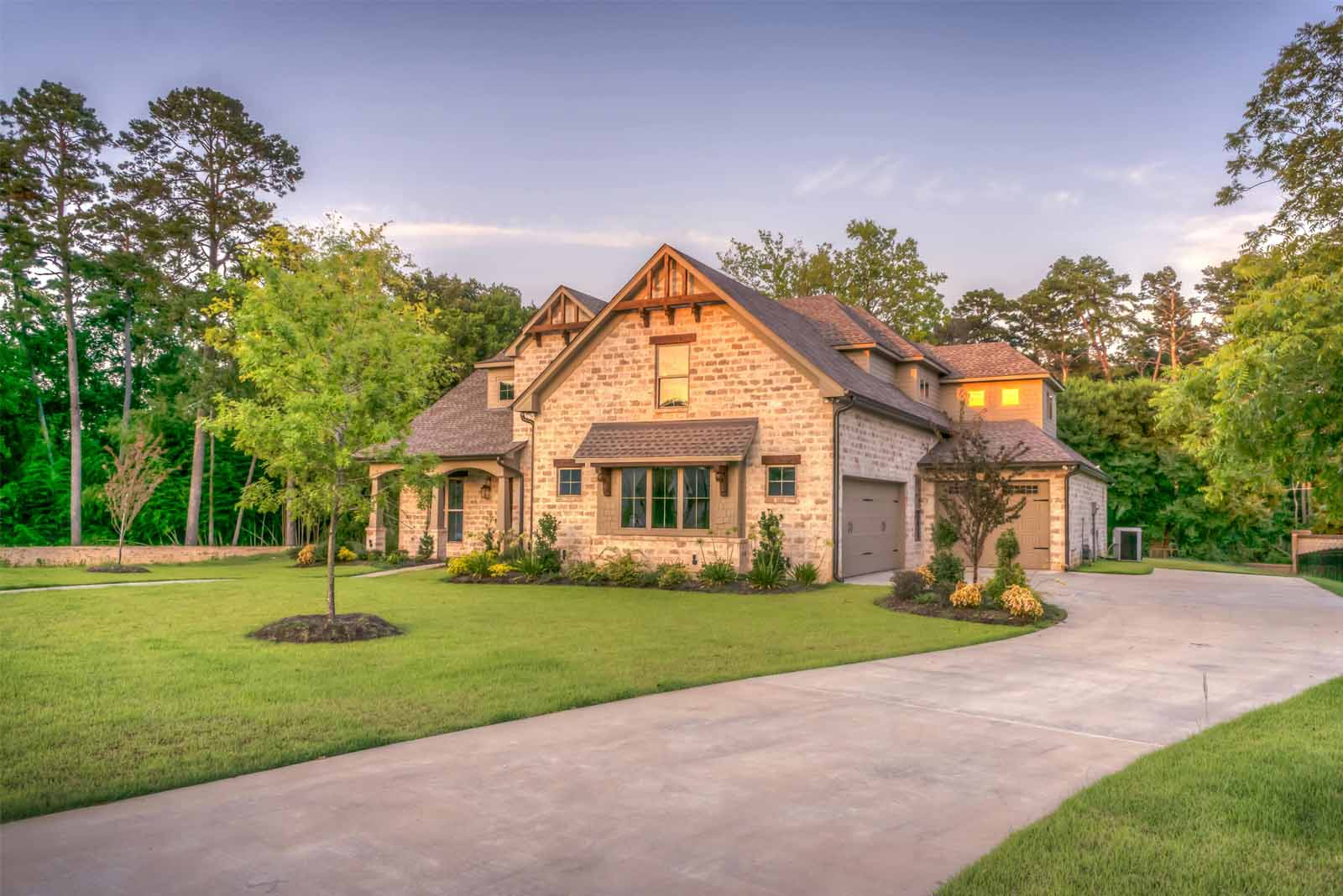 285873640_10160965126474879_406633570275555207_n - Redmonds Garden Center front yard custom landscape installation Lexington KY